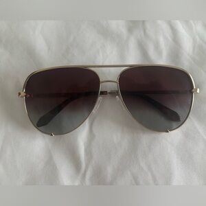 Quay Stylish Gold Aviator Sunglasses